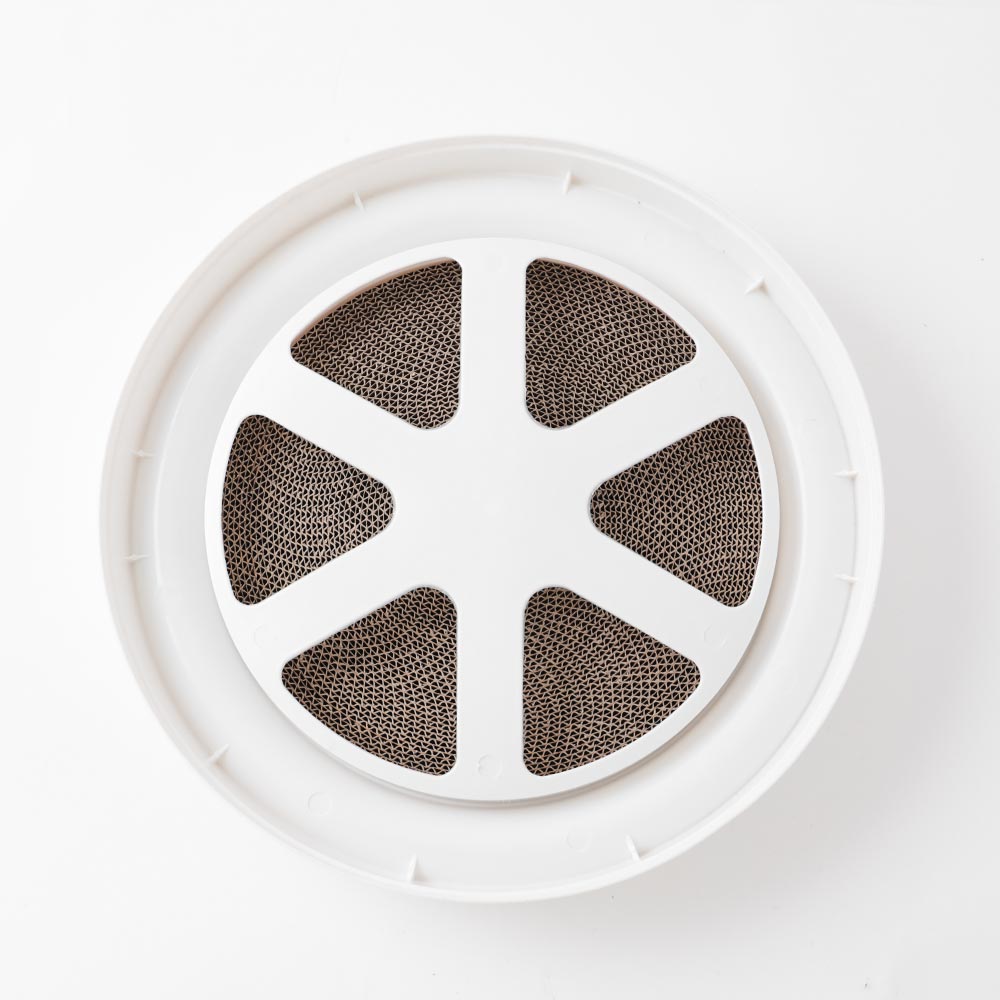 带圆滚滚球的圆指甲磨