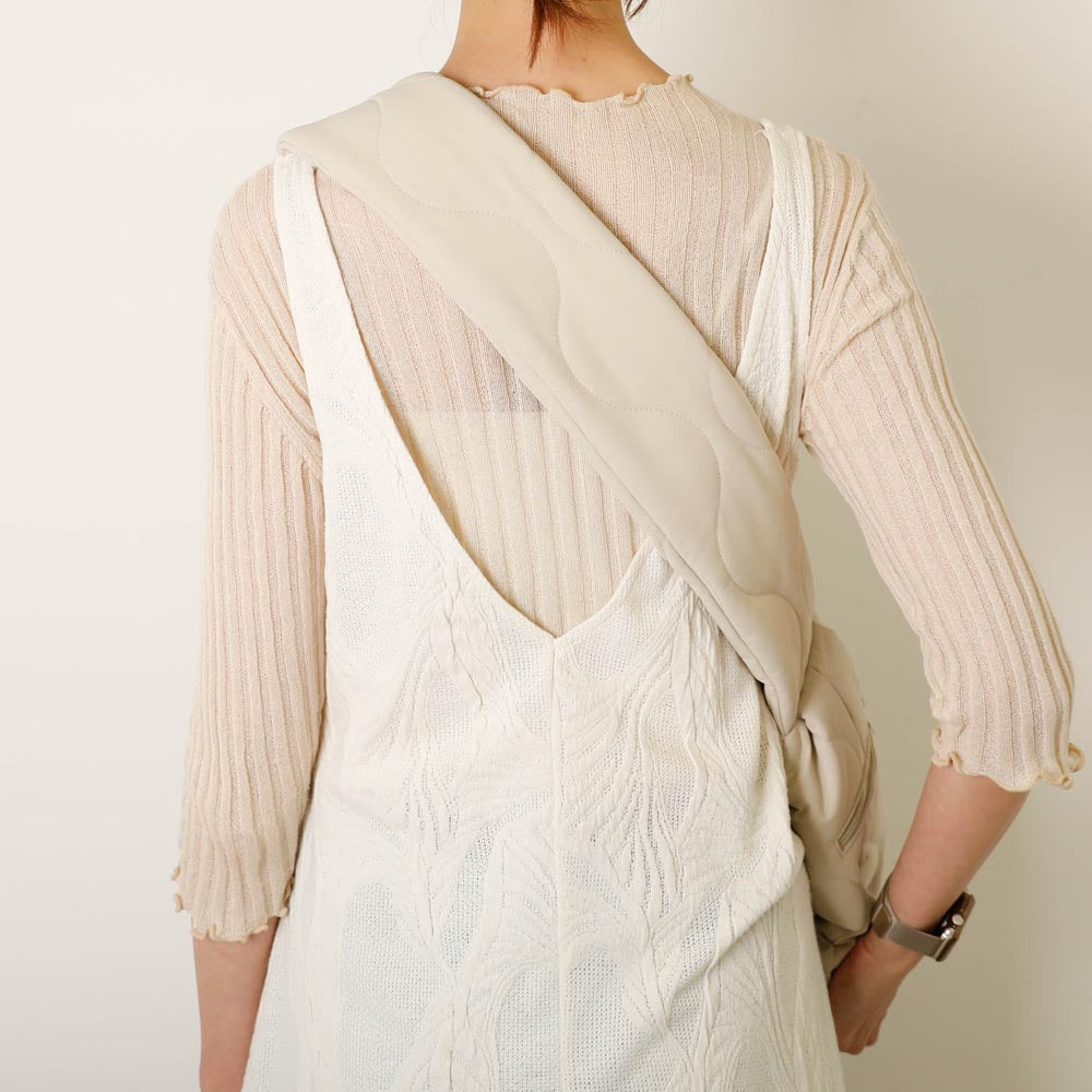 キルティングコンパクトスリングバッグ