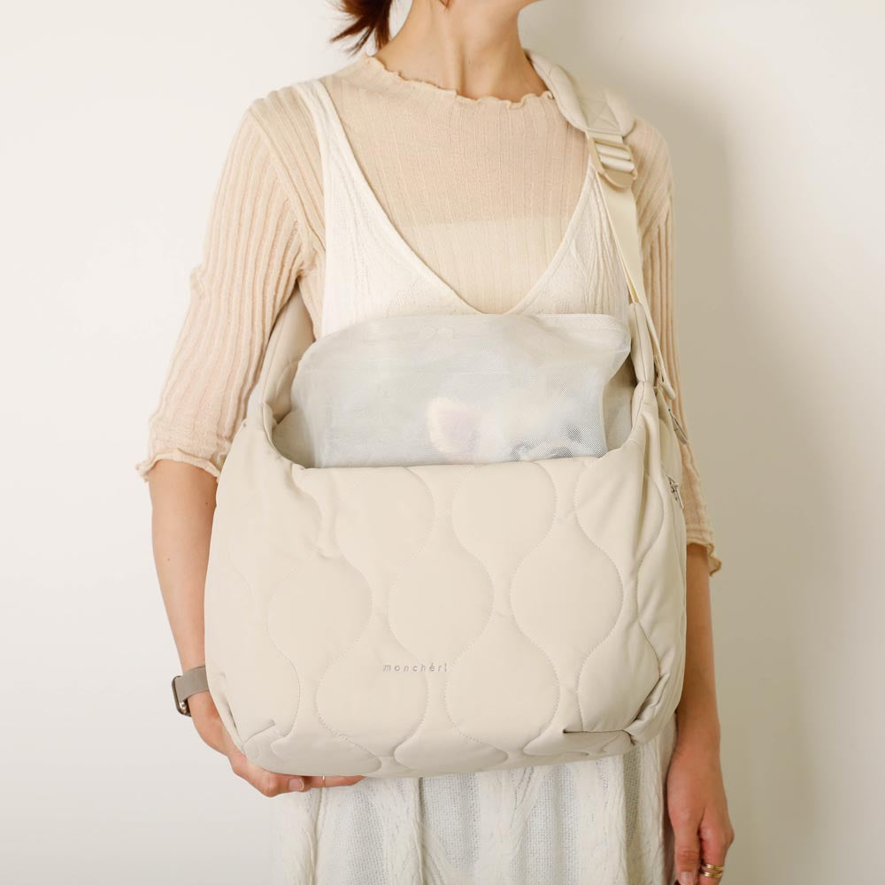 キルティングコンパクトスリングバッグ