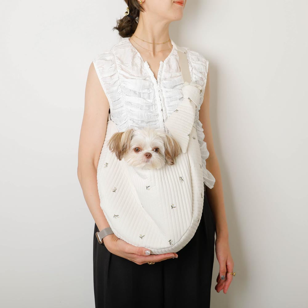 花柄刺繍キルティングラウンドスリング