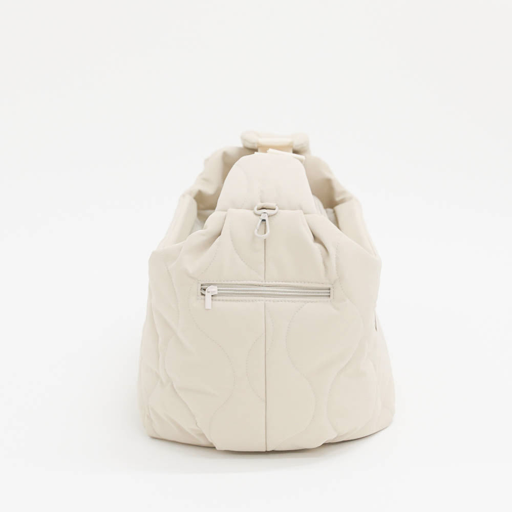 キルティングコンパクトスリングバッグ