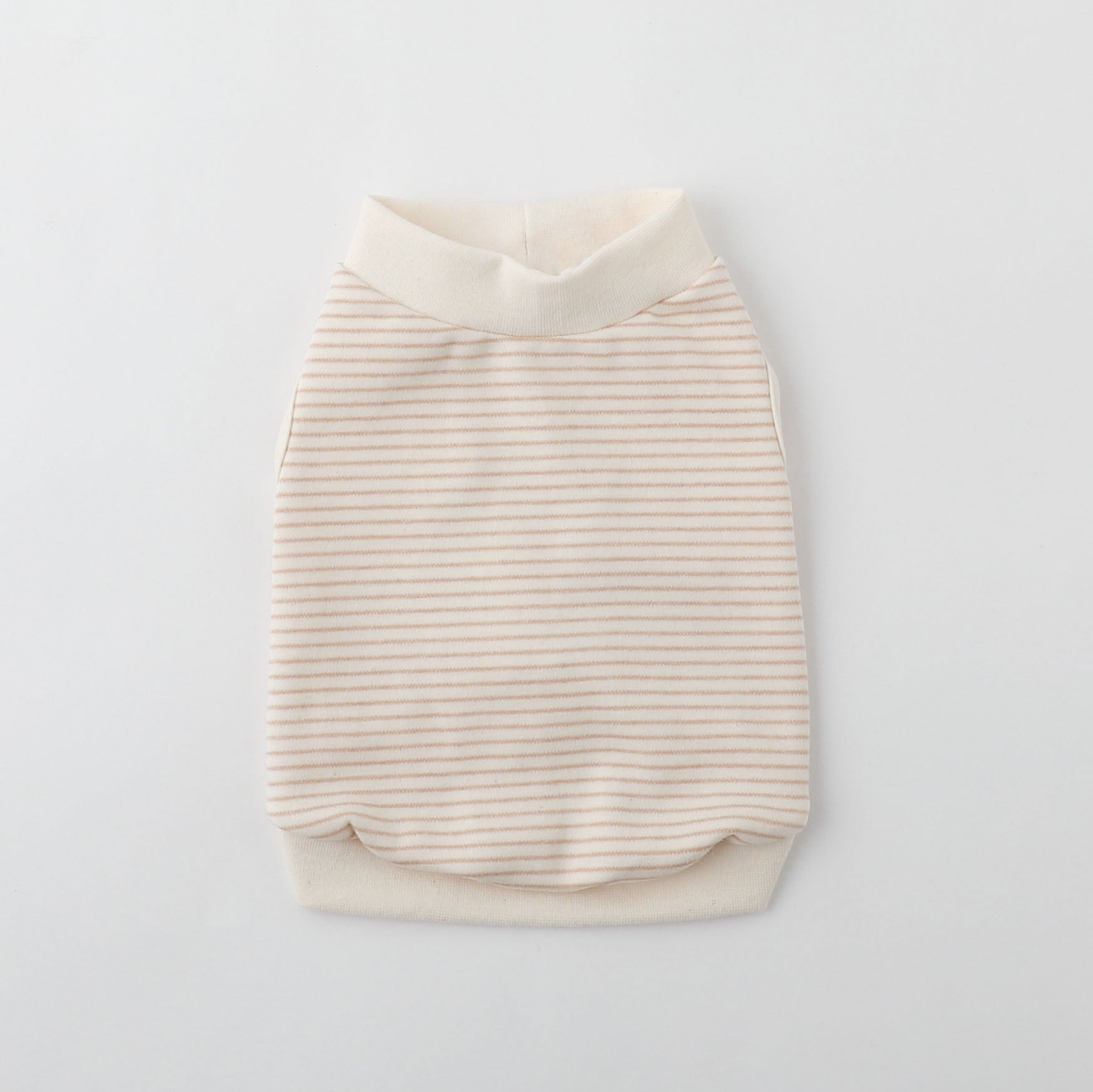 Hairline border sleeveless tops