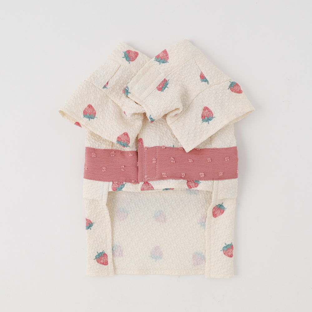 Cool insect repellent watercolor strawberry pattern yukata [cold pack compatible]