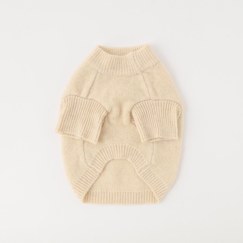 ロゴ刺繍ハイネックニット