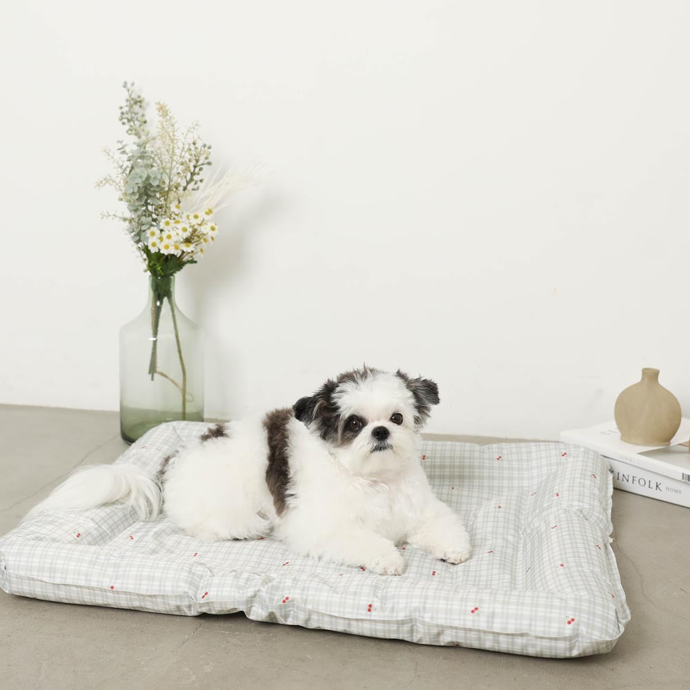 Cool gel mat with cherry check pattern on your chin