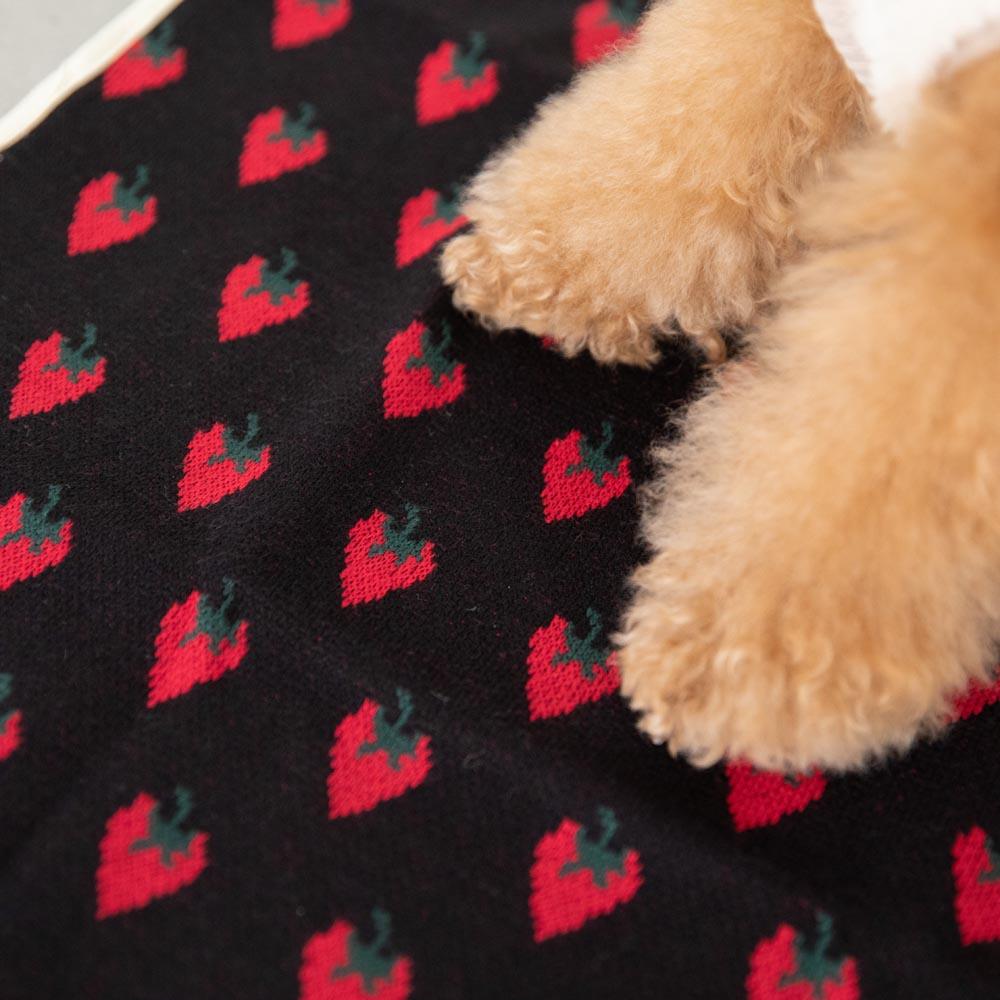 Strawberry cafe mat [Compatible with name embroidery]