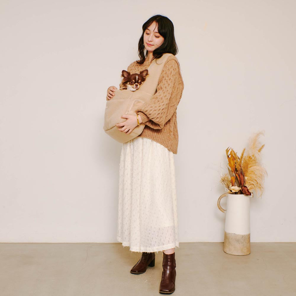 Boa sling bag with cushion