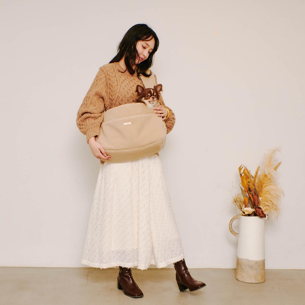 Boa sling bag with cushion