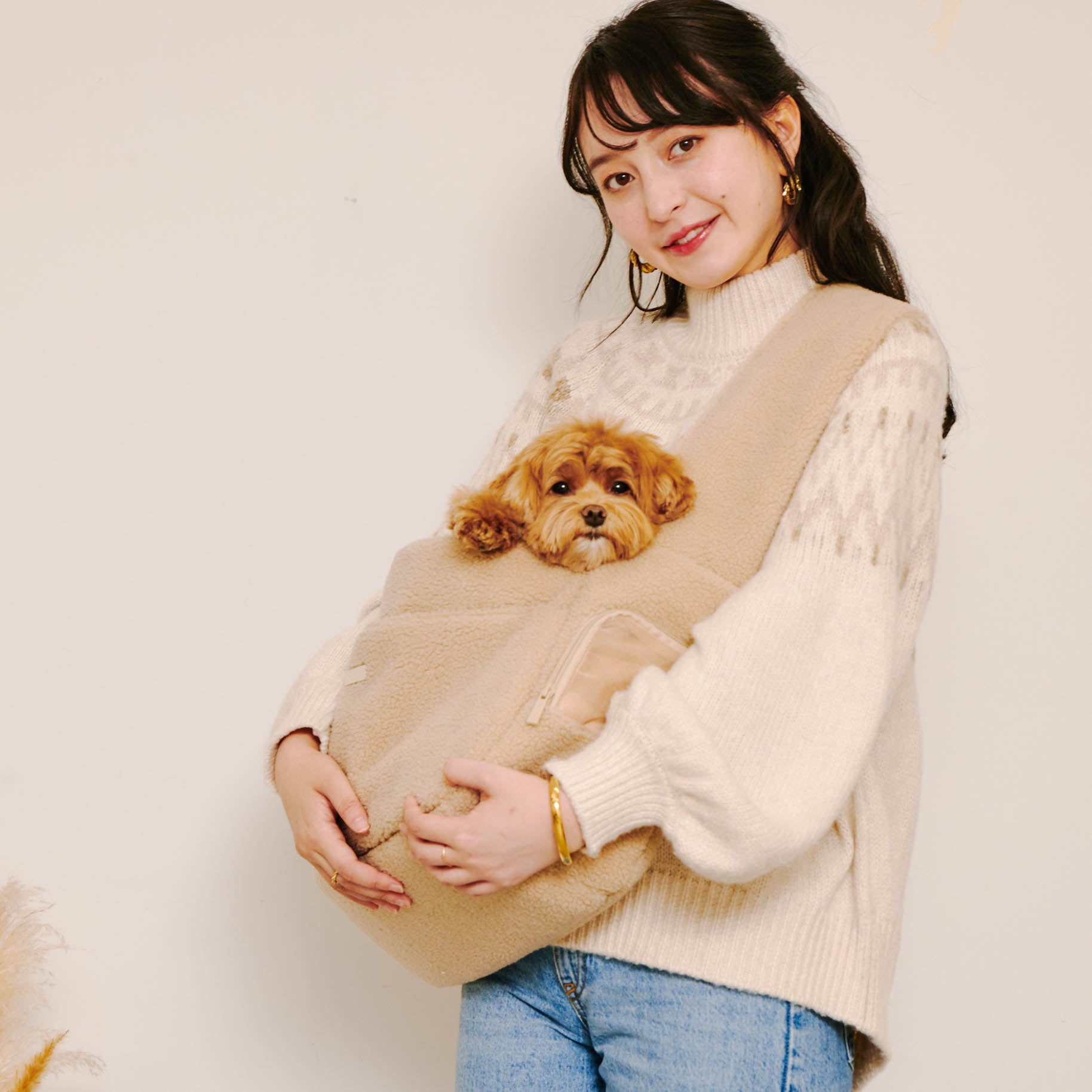 Boa sling bag with cushion