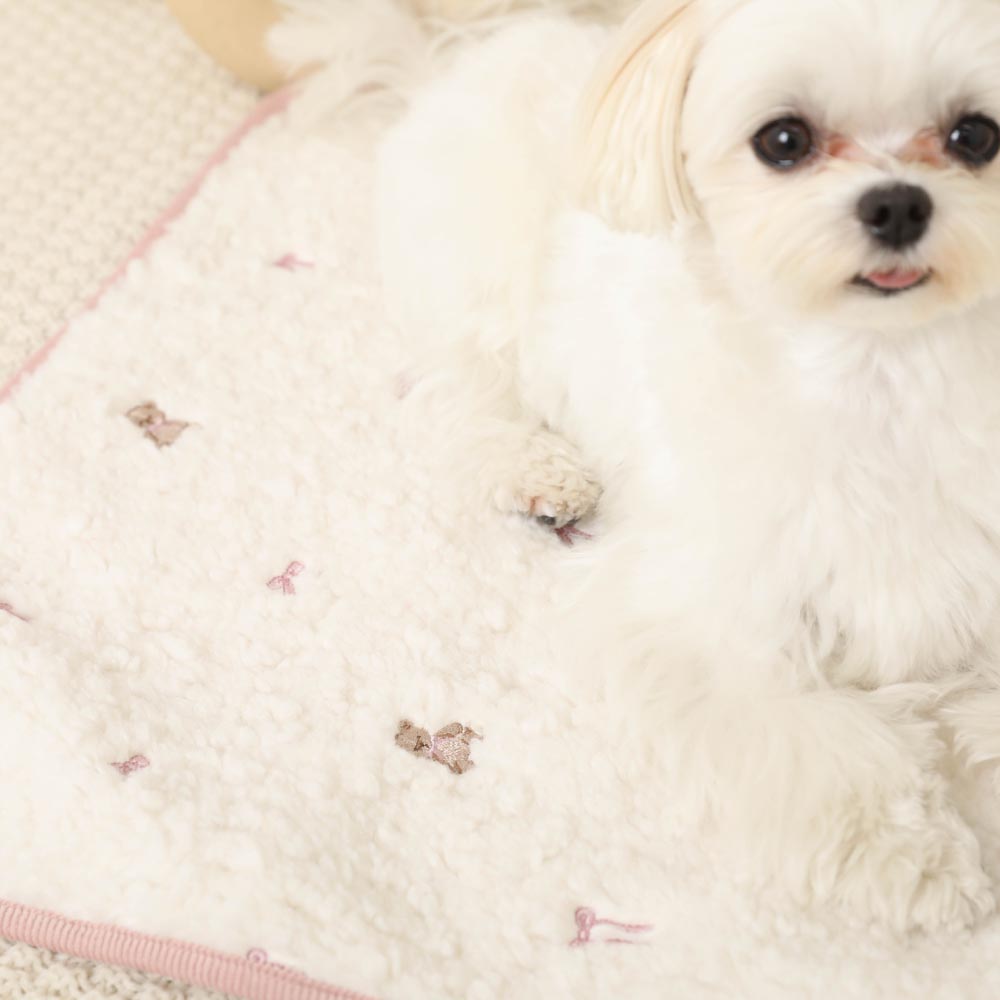 Bear ribbon embroidery boa cafe mat [Compatible with name embroidery]