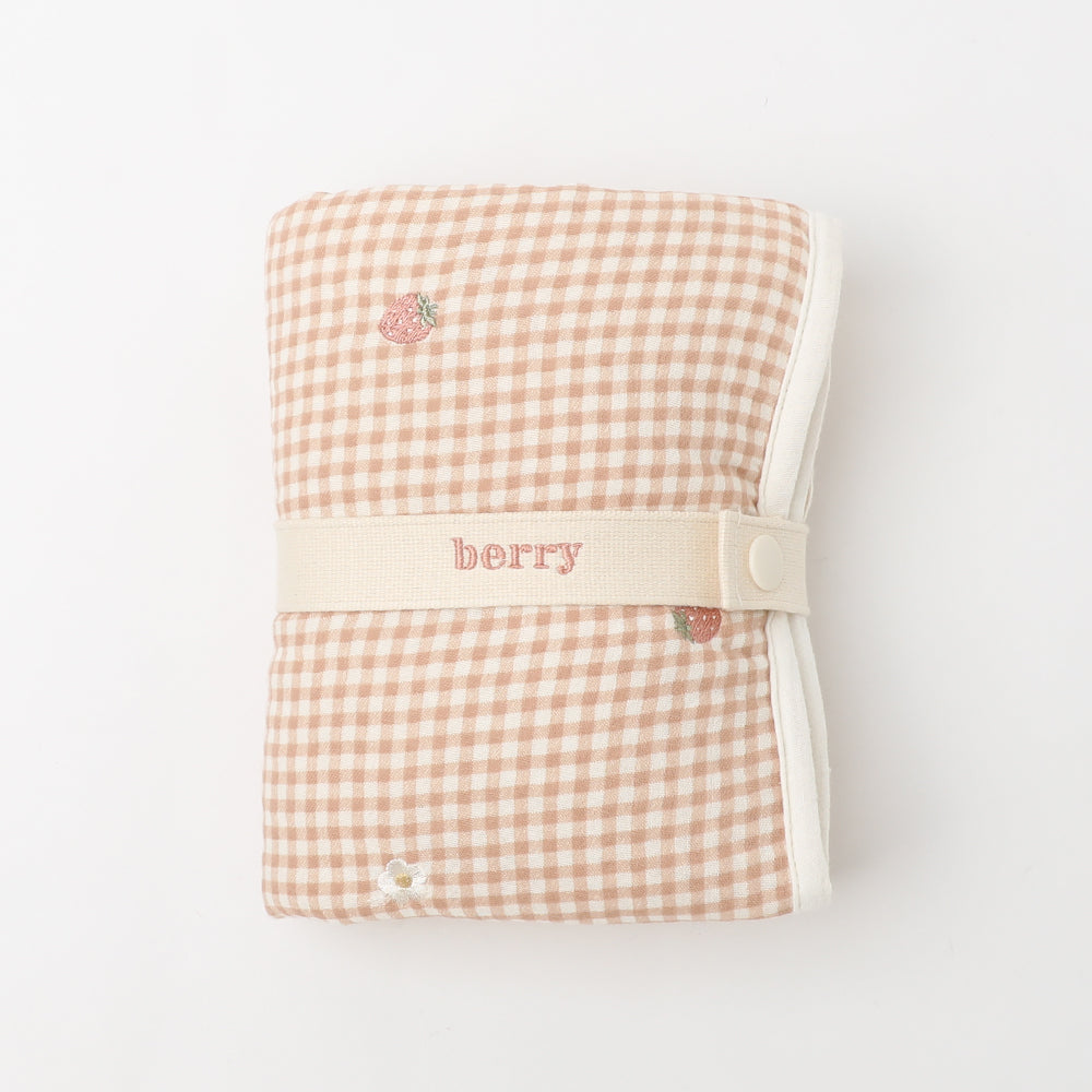 ギンガムチェックいちご柄ふんわりカフェマット【名入れ刺繍対応】