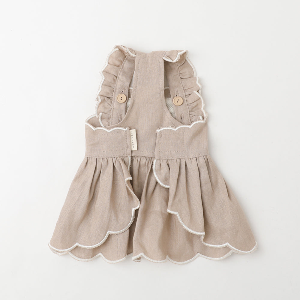 Cool strawberry pattern embroidered scalloped dress [cold pack compatible]