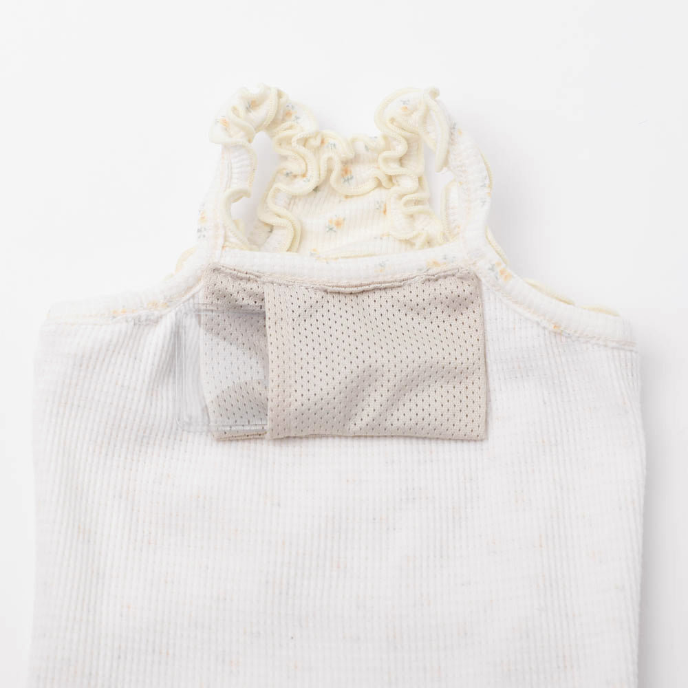 Cold feeling insect repellent shoulder ruffle floral pattern camisole top [cold pack compatible]