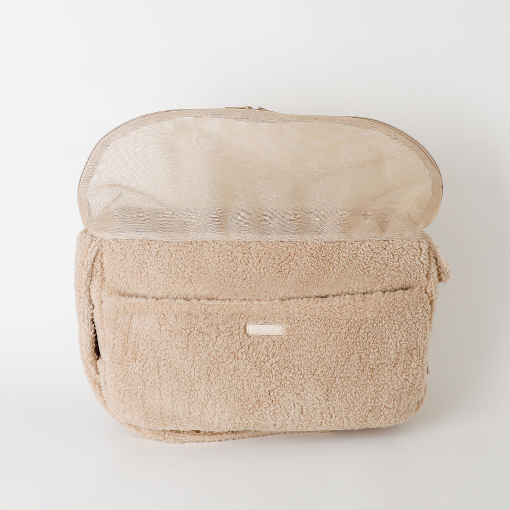 Boa sling bag with cushion