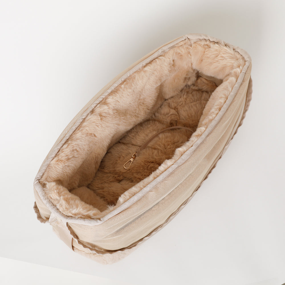 Boa sling bag with cushion