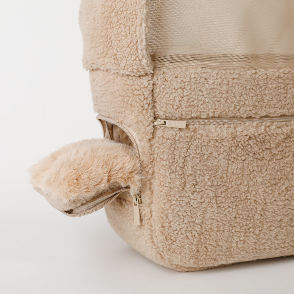 Boa sling bag with cushion