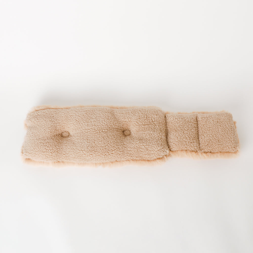 Boa sling bag with cushion