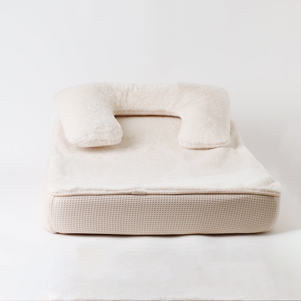 Slope cushion bed with memory foam pillow