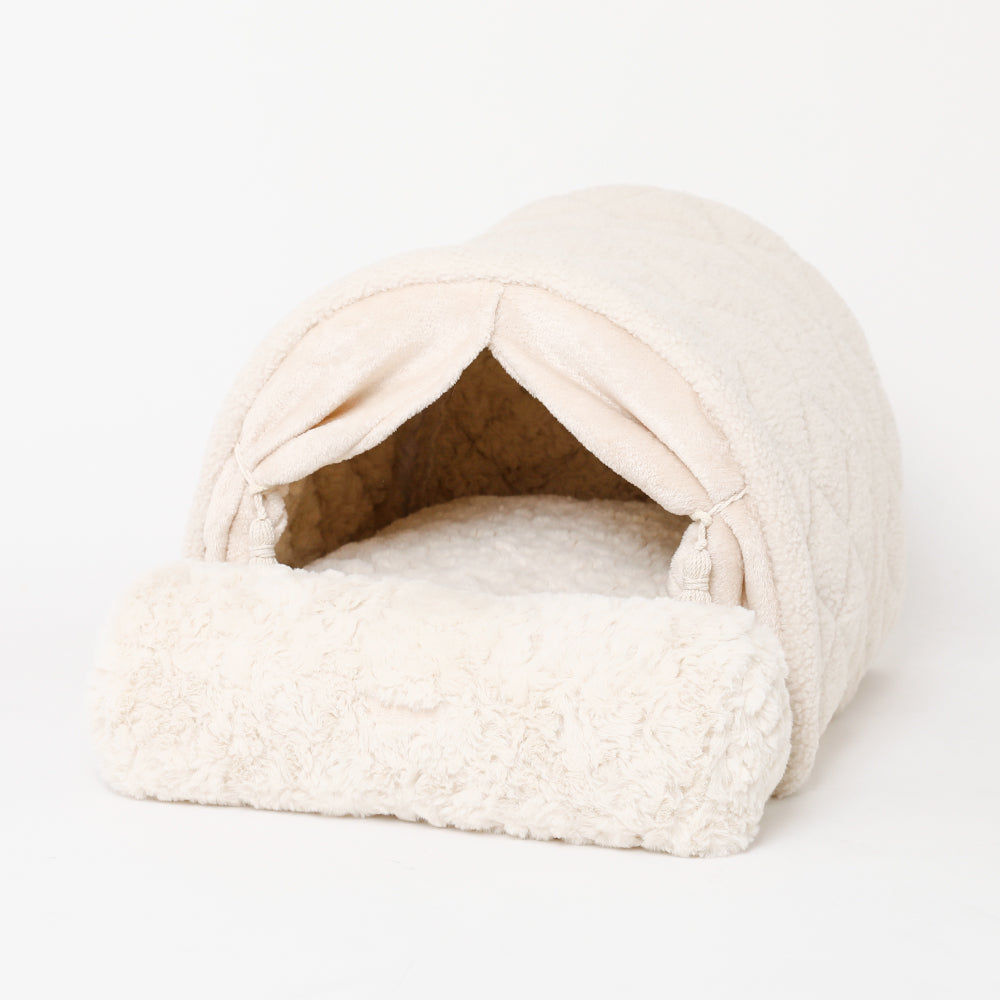 Dome house with thermal insulation aluminum sheet