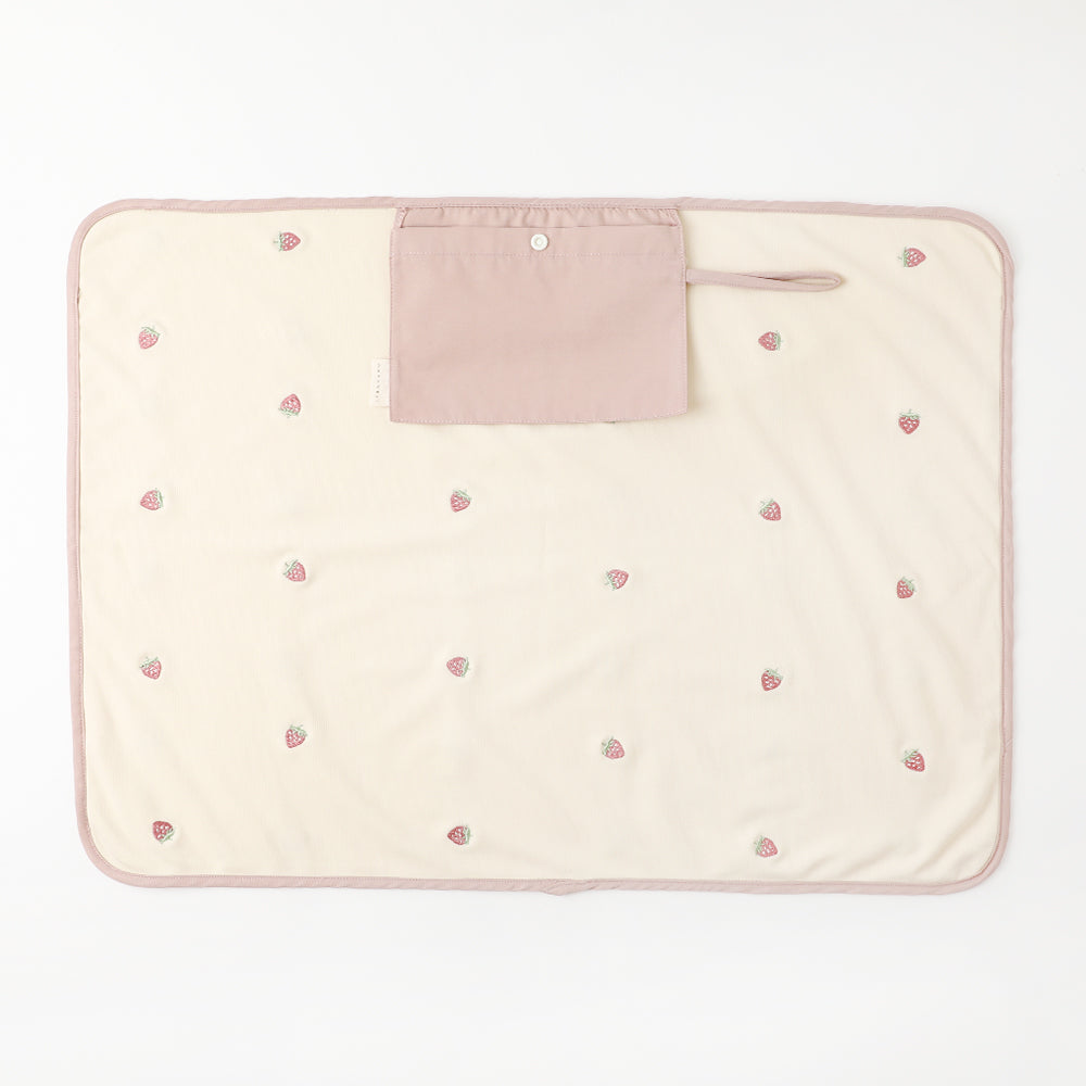 ご確認用　バスケットいちご　　カフェマット 冷感いちご刺繍ポケッタブルブランケット・カフェマット
