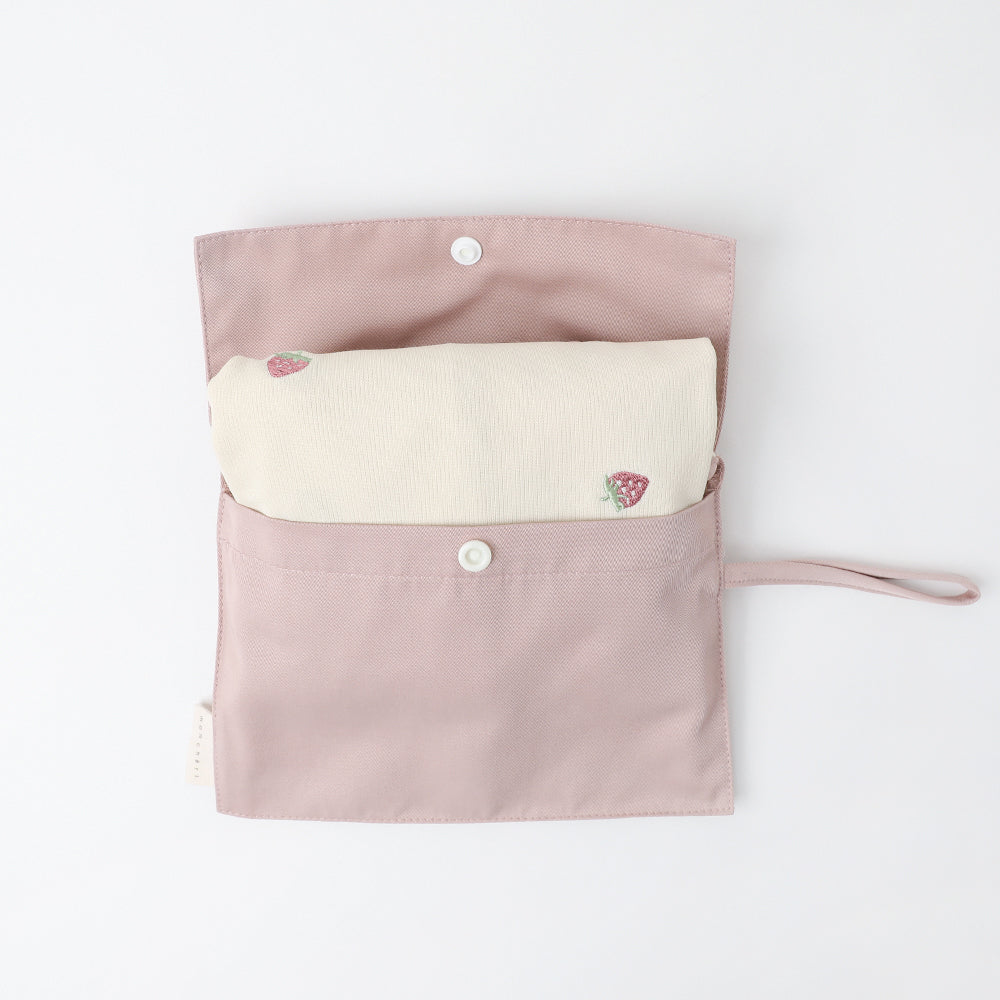 冷感いちご刺繍ポケッタブルブランケット・カフェマット
