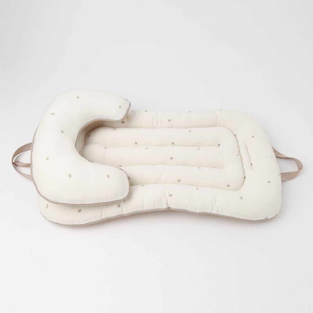 星星和月亮图案带绒毛口袋的宠物车垫枕