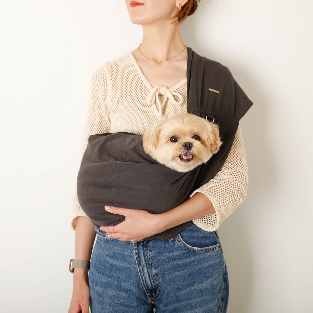 Size adjustable fleece sling with mesh
