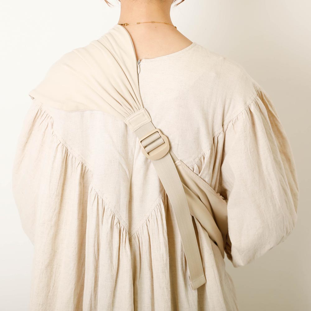 Size adjustable fleece sling with mesh