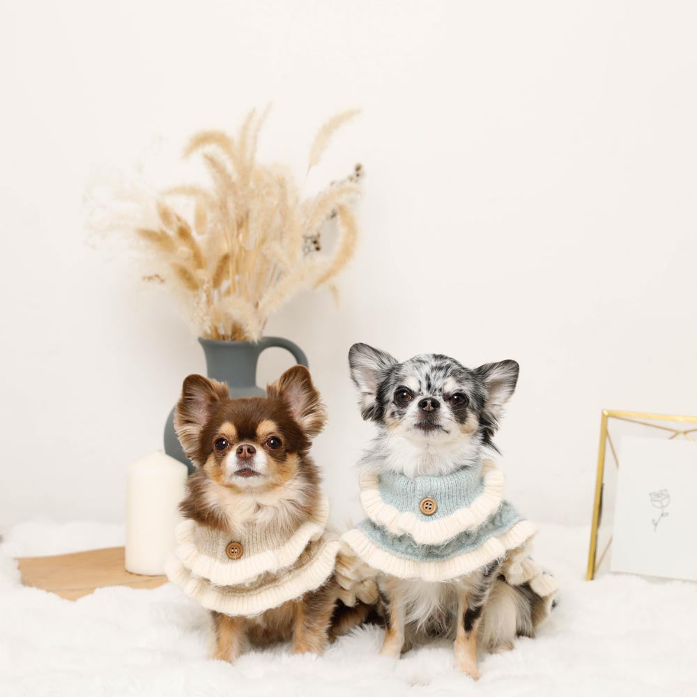Bicolor frilled cable knit poncho