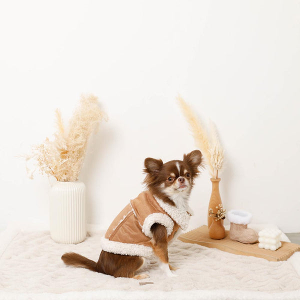 フェイクムートン襟付きベスト