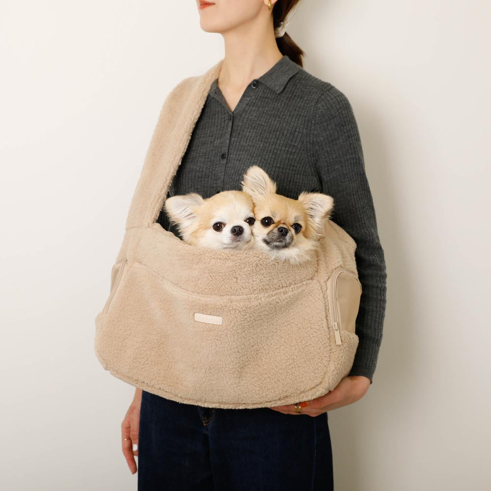 Boa sling bag with cushion