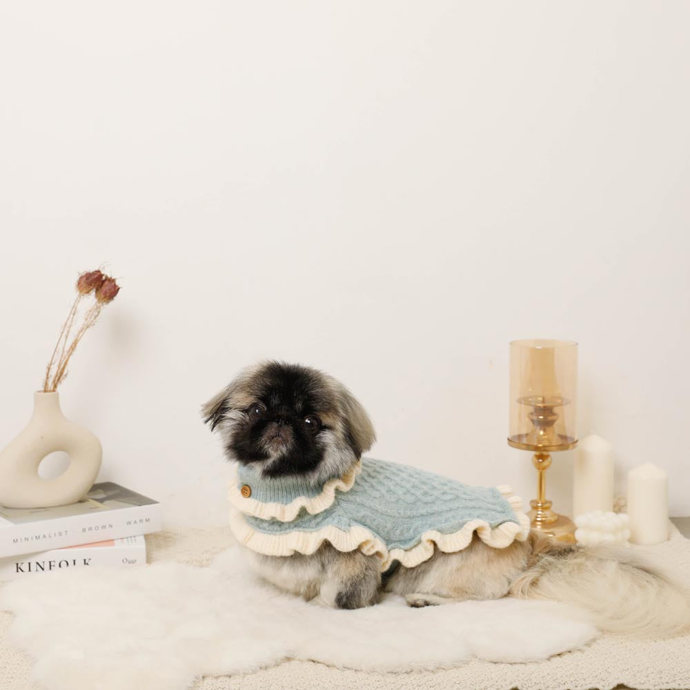 Bicolor frilled cable knit poncho