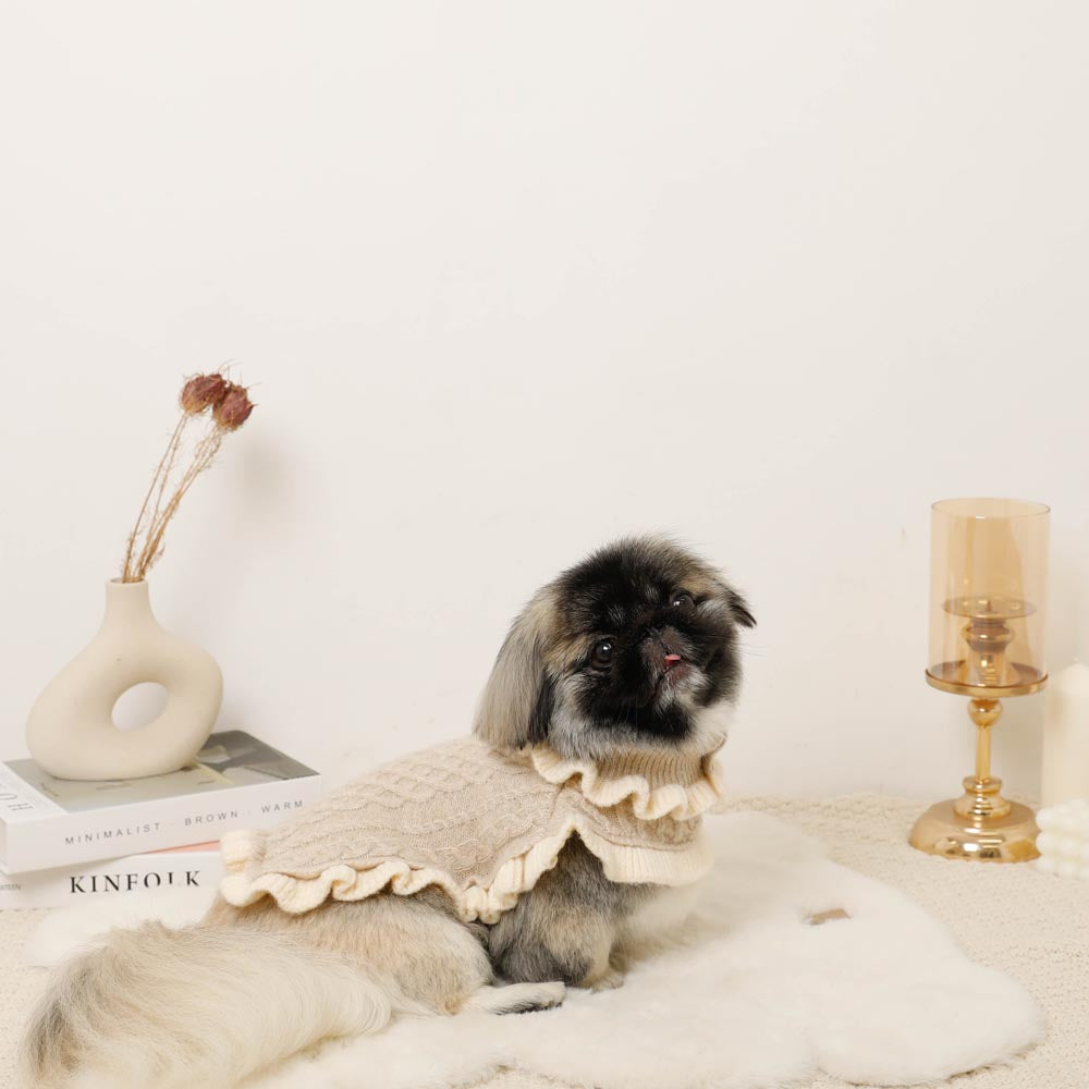 Bicolor frilled cable knit poncho