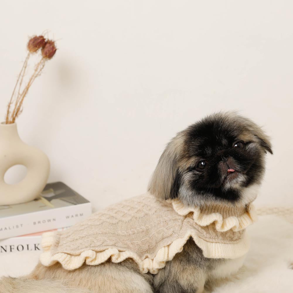 Bicolor frilled cable knit poncho