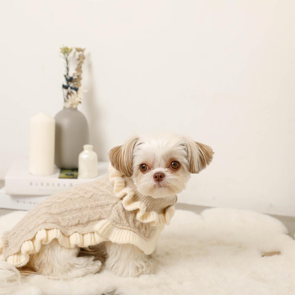Bicolor frilled cable knit poncho