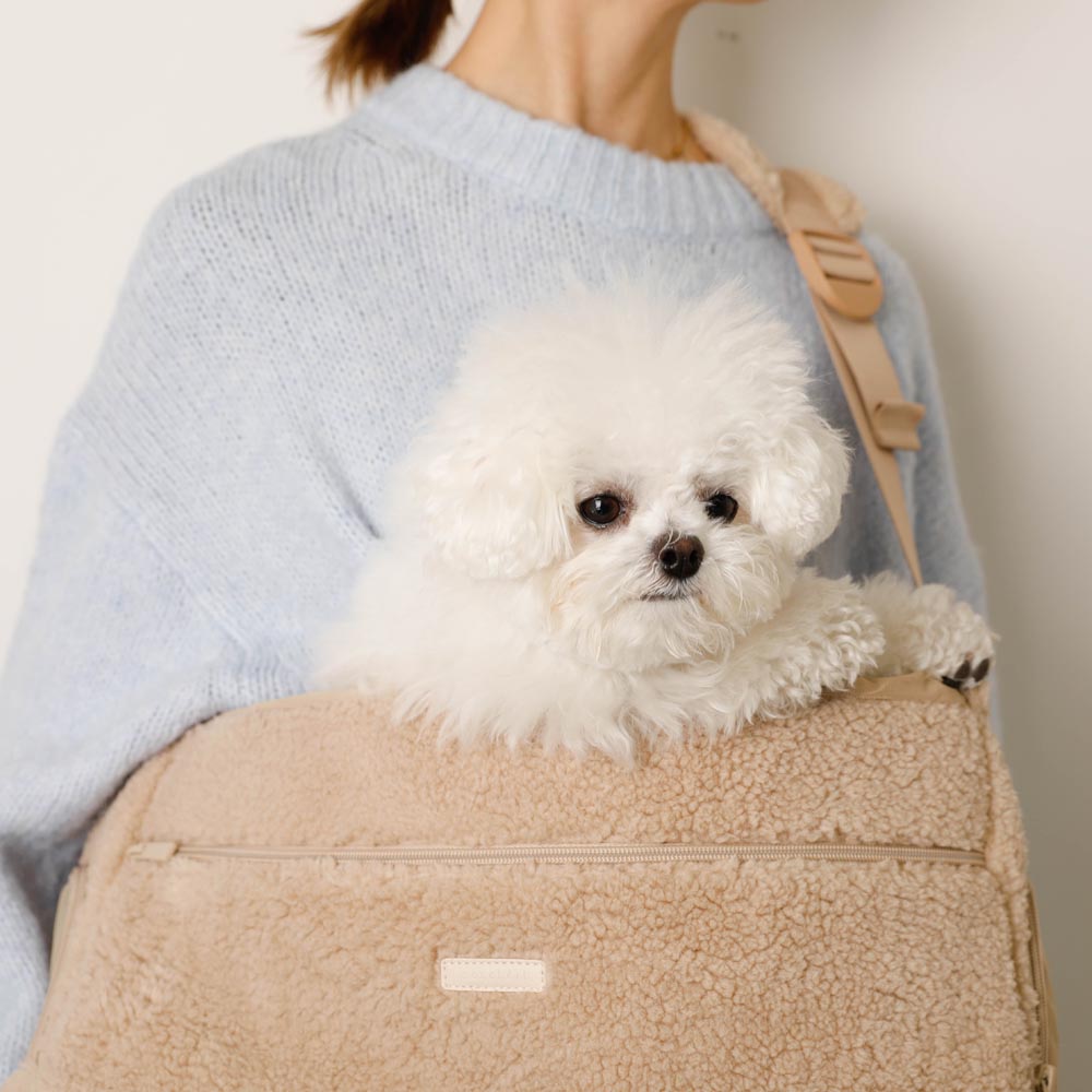 Boa sling bag with cushion