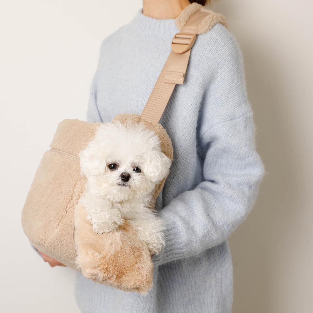 Boa sling bag with cushion