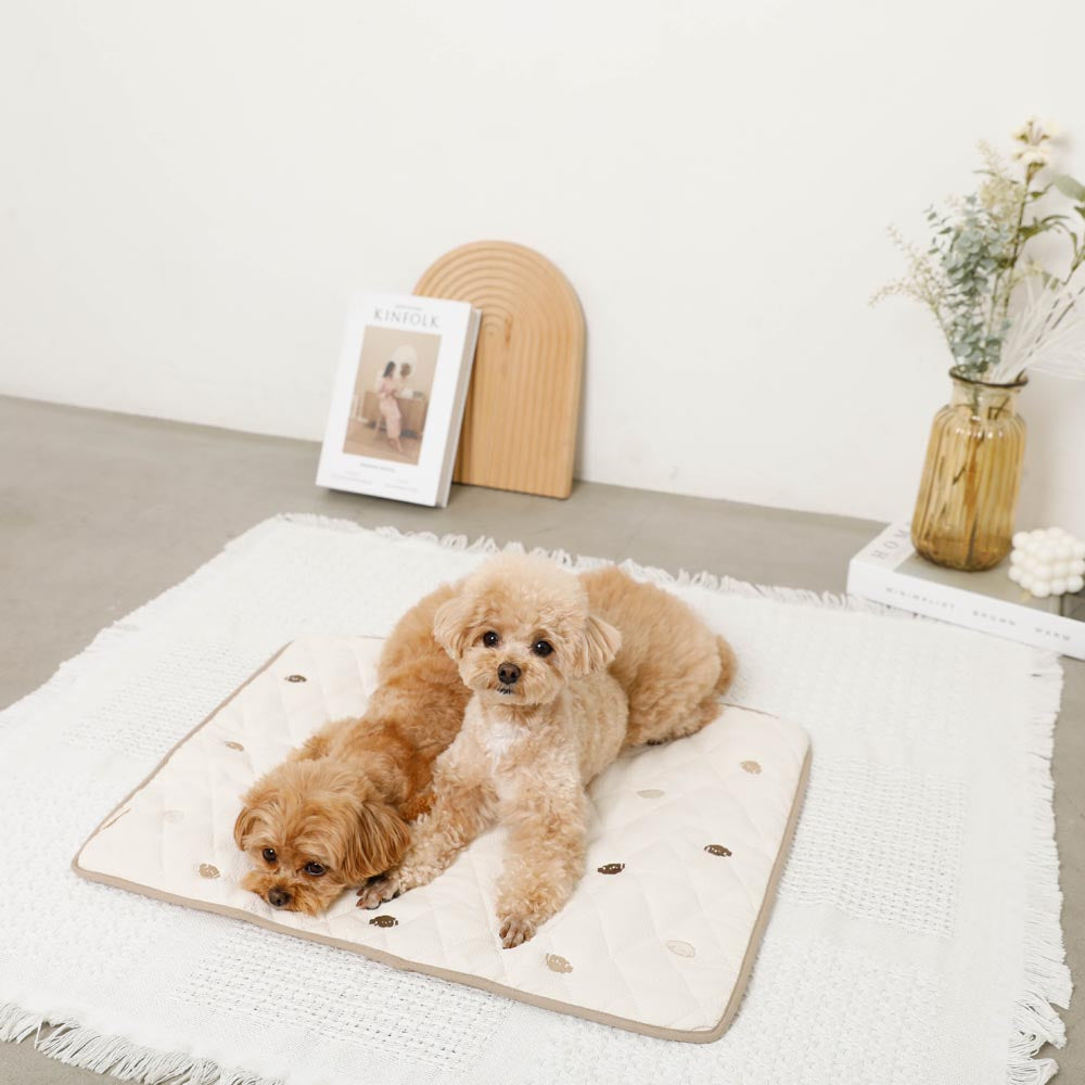 Dog embroidery quilting cafe mat [Compatible with name embroidery]