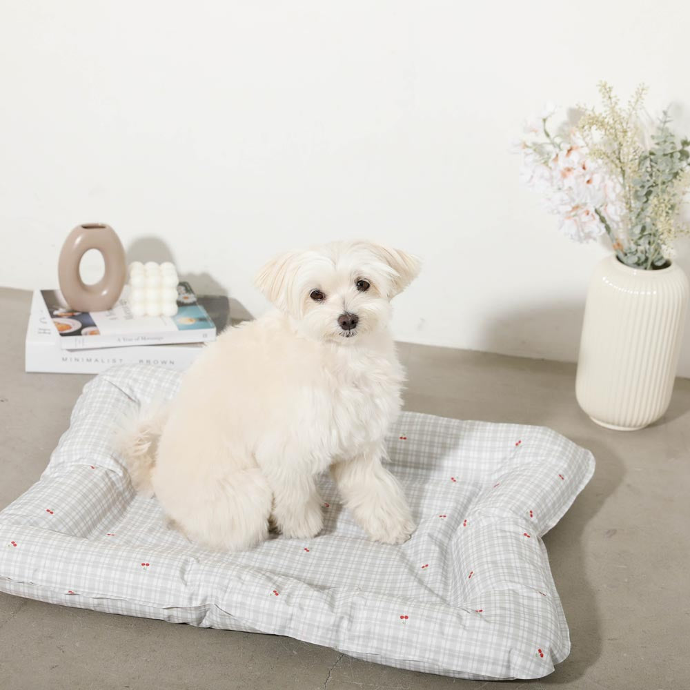 Cool gel mat with cherry check pattern on your chin