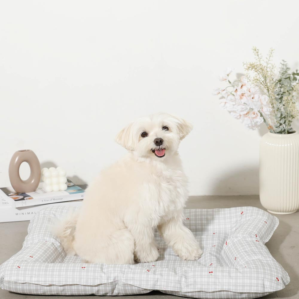 Cool gel mat with cherry check pattern on your chin
