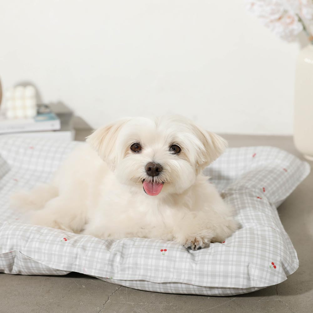Cool gel mat with cherry check pattern on your chin