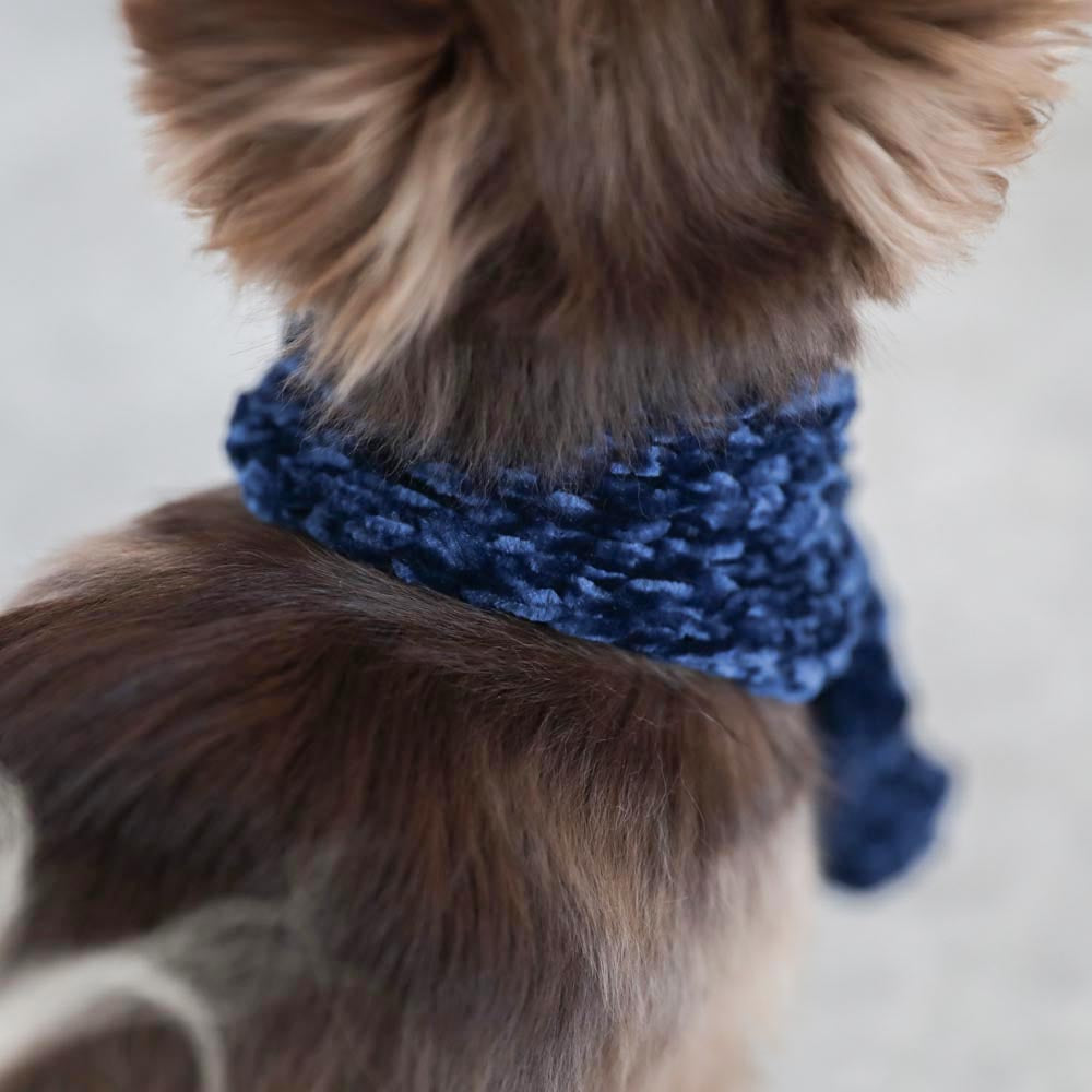 handmade pom pom muffler