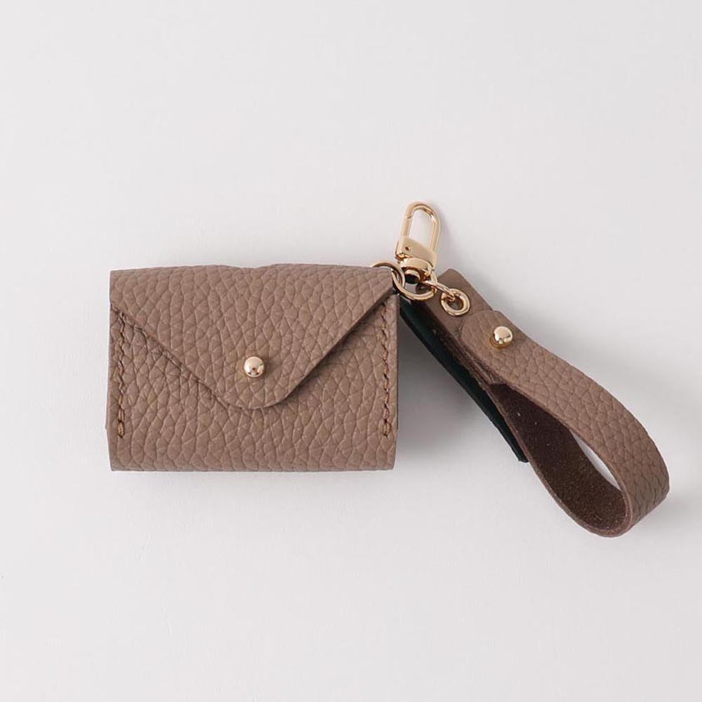 Strap leather manor pouch